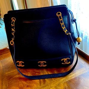 Chanel tote with 2 outside & 3 inside compartments